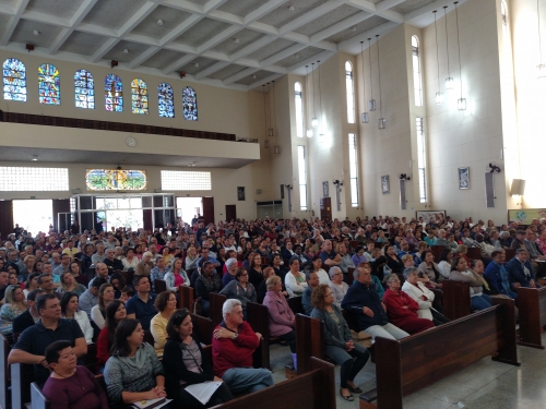 850 Ministros Extraordinários da Sagrada Comunhão têm encontro na Salette 